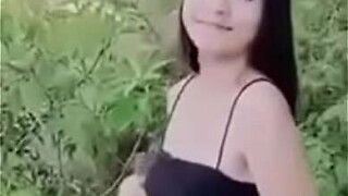 น้องมินตราเย็ดกลางป่ากับผัวหนุ่ม