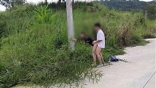 Deliver a feminine fere to fuck on the side of the road. พาเพื่อนสาวมาเย็ดข้างถนน 带个女性朋友在路边操
