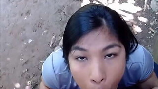 mi amigo se calienta en el parque y se la chupo ... se corre en mi boca ... que rico jizz alexachris20