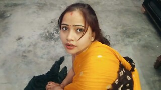 Kaamwali Bai ko akela pakar Malik ne chod dala Utter Clip