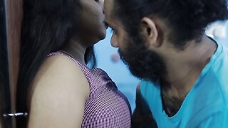 Saree intrigue sexy armpit lick, Vaishnavy and Sharun Raj sexy armpit take up with the tongue intrigue in saree, Mallu tandem saree armpit sexy kiss