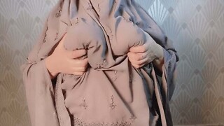 Lascivious pathan lass with vast ass.pushing a gherkin inward her booty and slit